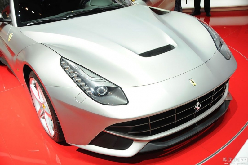  F12 Berlinetta05.jpg